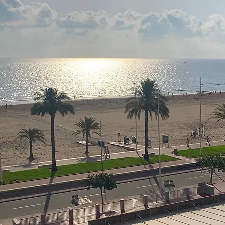 Primera Linea De Playa Con Garaje Appartement